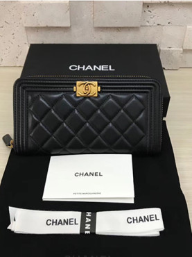 [CHANEL]샤* 보이 지퍼 장지갑