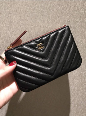 [CHANEL]샤* 쉐브론 미니 파우치 A82365-6