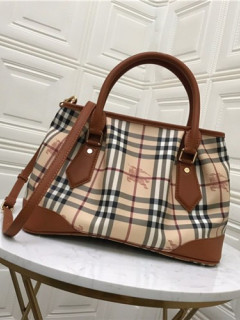 버** HAYMARKET CHECK 숄더백 B92271-2 신상