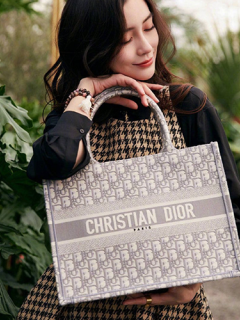 DIOR 디* 북백 41.5CM D308910-3 2020/신상