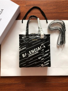발렌*** 바자 쇼퍼백 22CM B3690 2020/신상