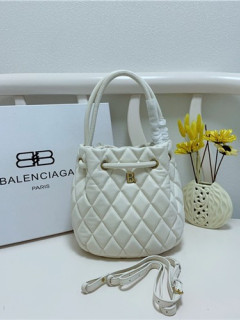 발렌*** 버킷백 토트&숄더 B59016 2020/신상