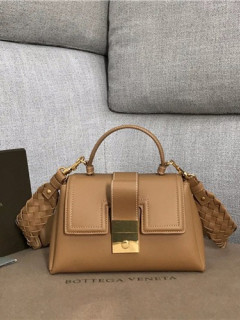 보**베** 미니 토트&숄더백 B567208 신상