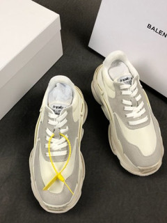 발렌*** 트리플S 남여공용 스니커즈 A717638380