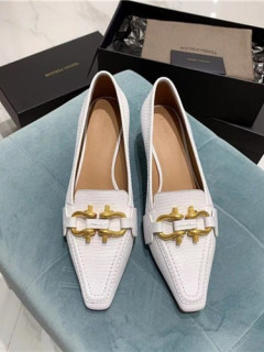 보**베** 키튼 힐 송치 가죽 로퍼 굽높이4.5CM BV90610-1 2020/신상