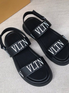  발렌** VLTN 로고 샌들