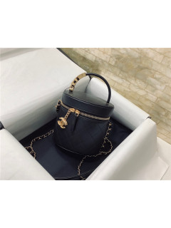 CHANEL 샤* 미니 버킷백 AS2061 신상