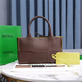  BOTTEGA VENETA 보**베** 토트백 B9892