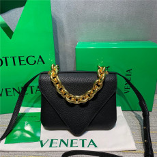 BOTTEGA VENETA 보**베** 마운트백 B19120