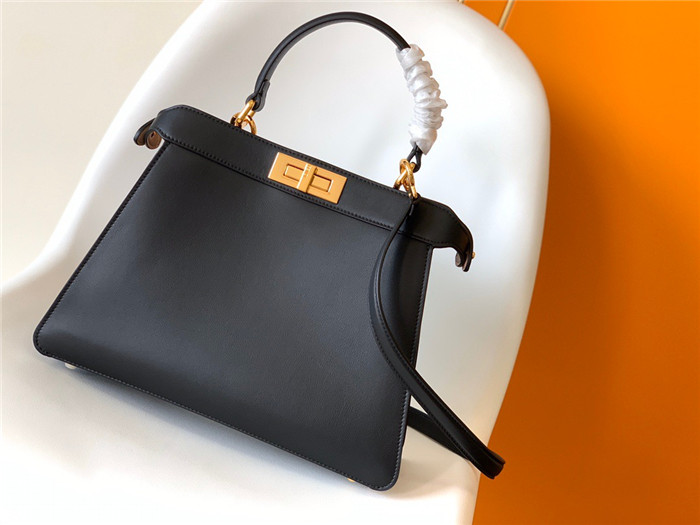 펜* 아이코닉 피카푸 아이씨유 스몰백 33.5CM F8321