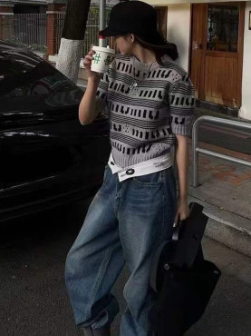  미*미* 그레이 펀칭 반팔니트